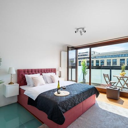 Apartment With Balcony And Parking Near The Prague Museum Extérieur photo