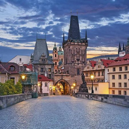 Apartment With Balcony And Parking Near The Prague Museum Extérieur photo