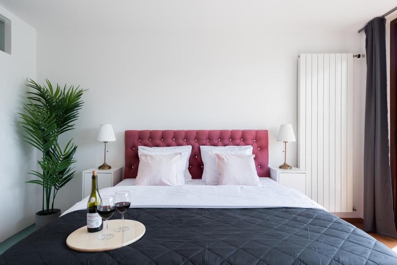 Apartment With Balcony And Parking Near The Prague Museum Extérieur photo