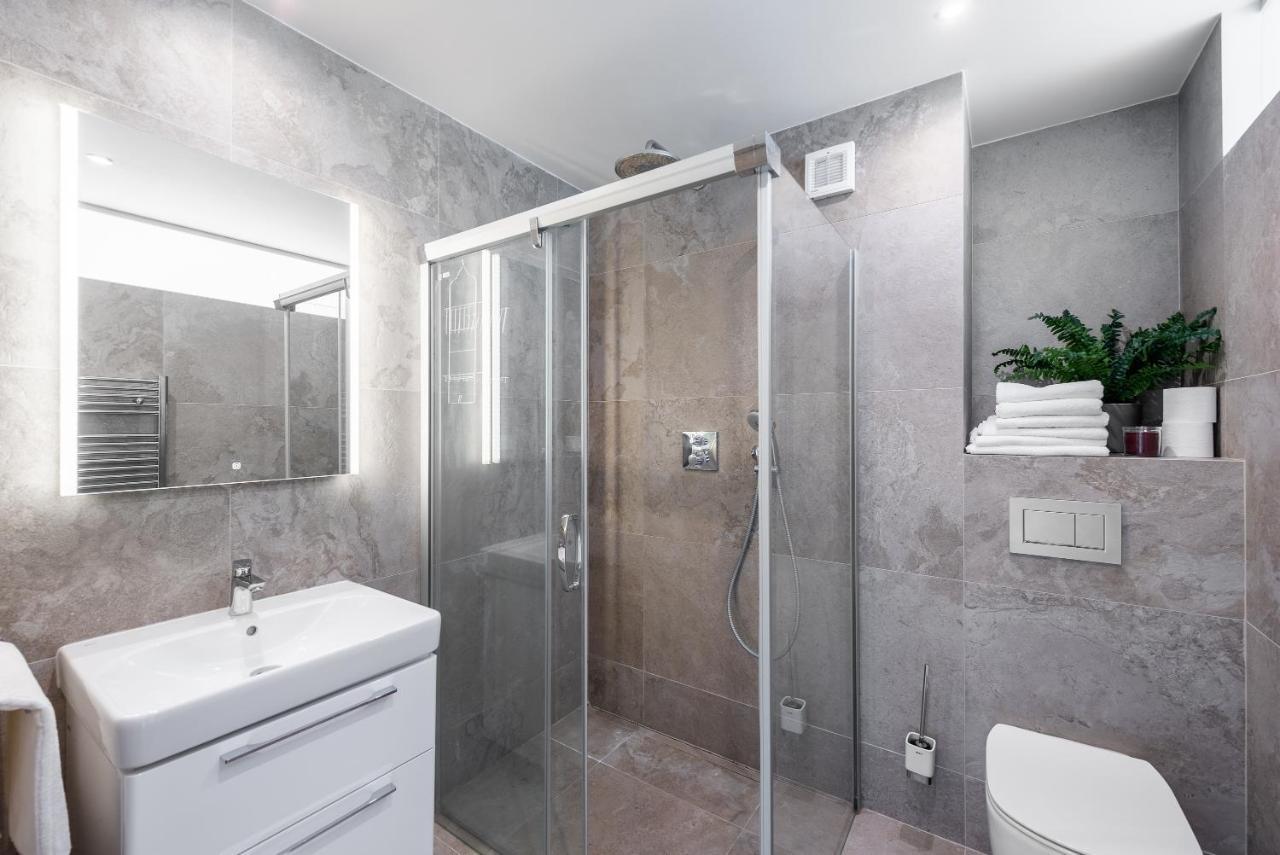 Apartment With Balcony And Parking Near The Prague Museum Extérieur photo