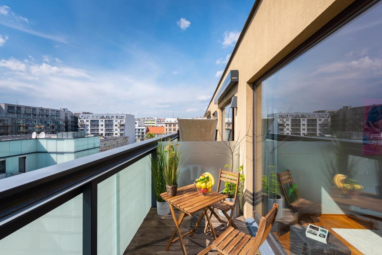 Apartment With Balcony And Parking Near The Prague Museum Extérieur photo